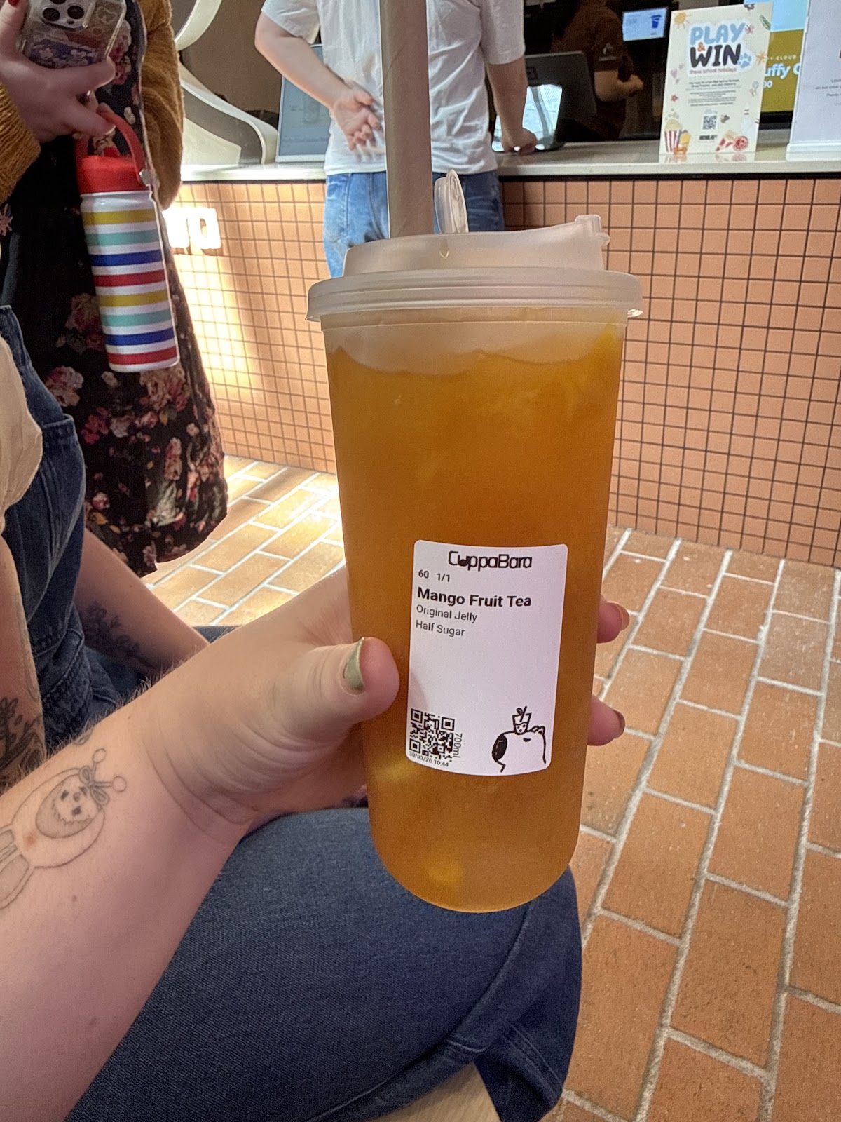 Fresh fruit tea drink